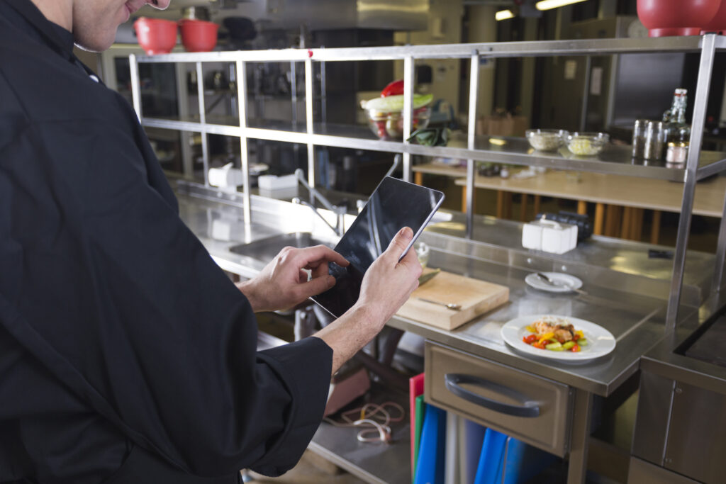 Chef usando IA para restaurantes